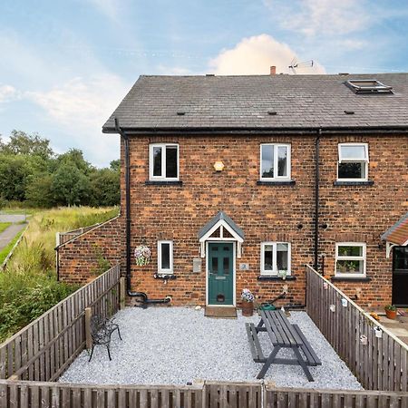 Canal Side Cottage Wakefield Stanley  Buitenkant foto